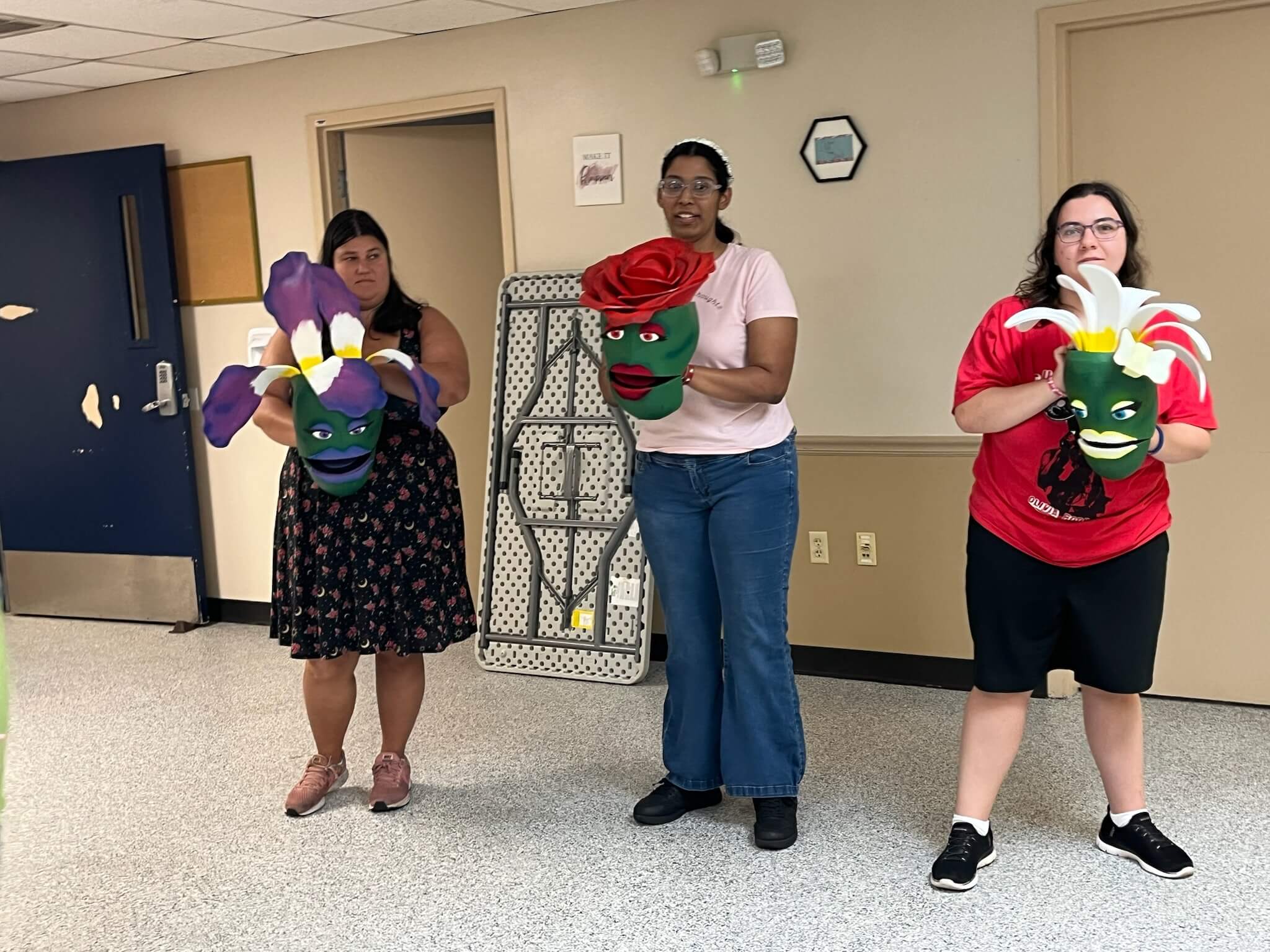 Behind the Scenes of Alice in Wonderland: A Jukebox Puppet Musical